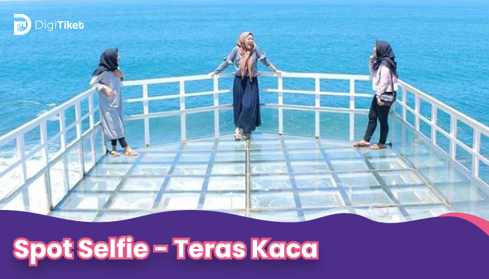 Spot Selfie - Teras Kaca